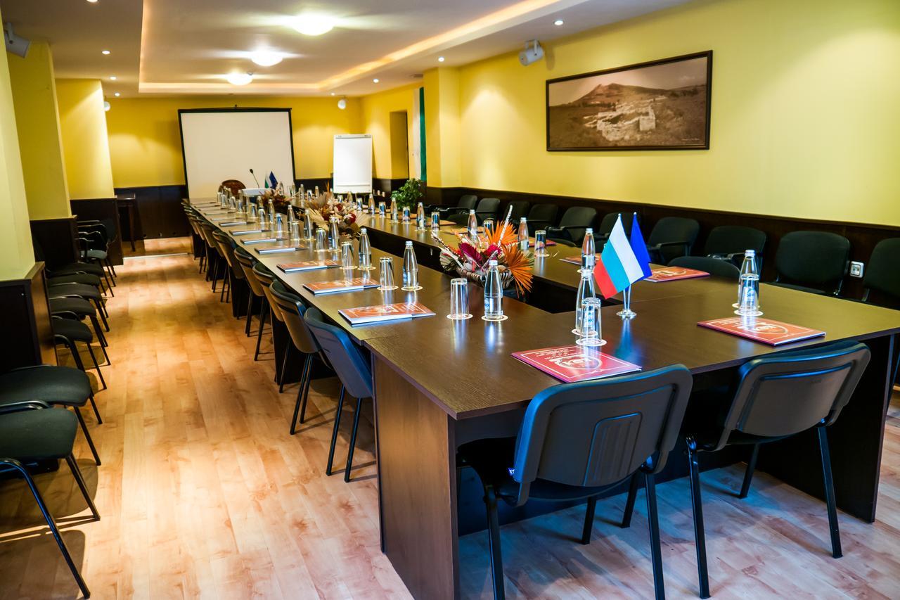 Hotel Kabile Jamboł Zewnętrze zdjęcie
